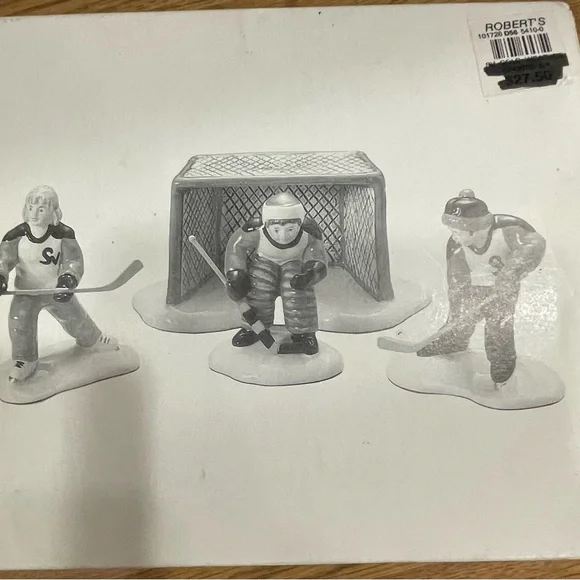 ❄️🏒Dept 56 ColdWeather Sports Hockey 🥅 scene in Snow Village in 📦 unused. - Picture 4 of 4